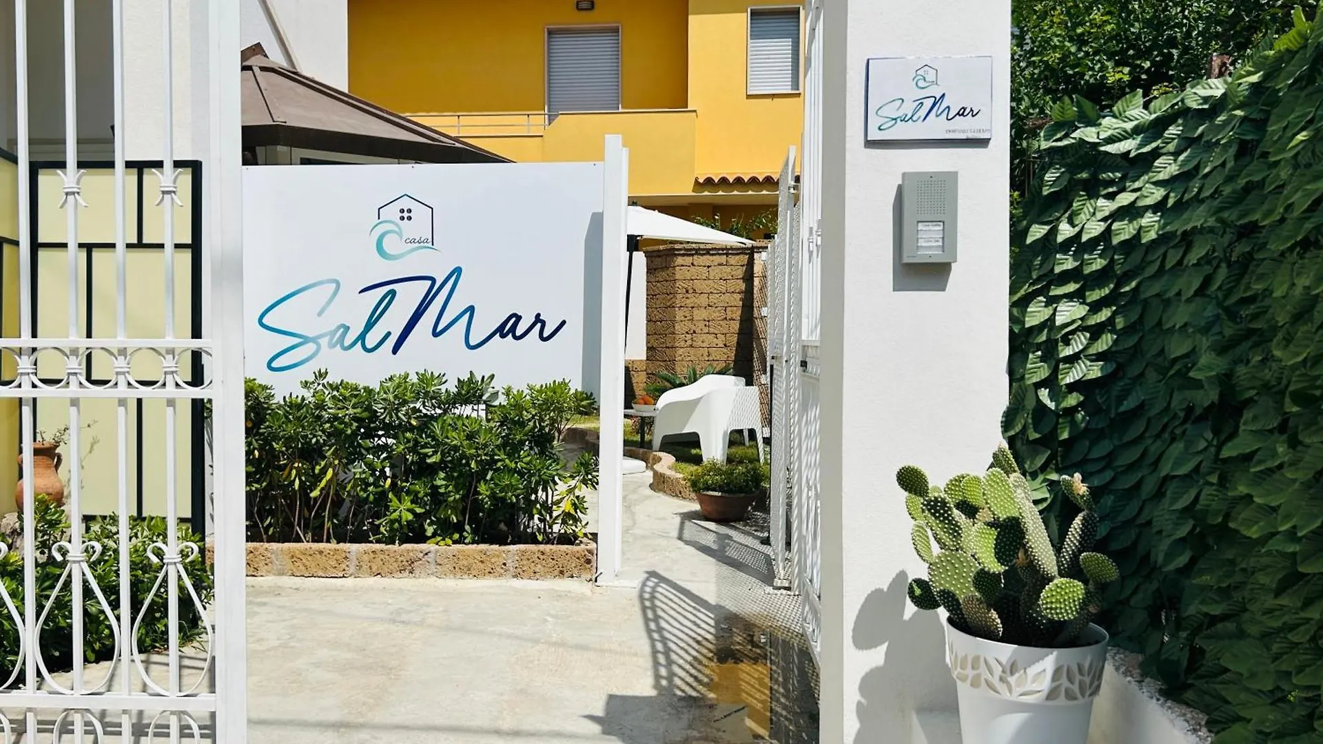 Holiday home Casa Salmar 40 Meters From The Sandy Beach With Wifi Avola
